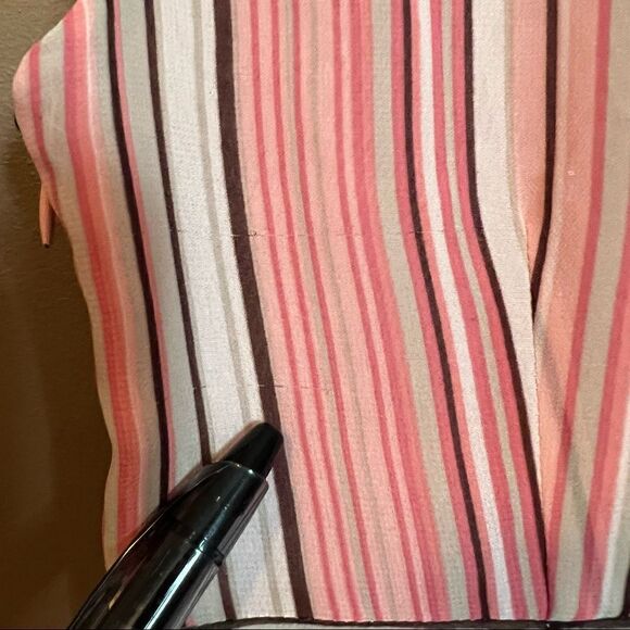 3 for $30! Loft pink petites short sleeve top - Picture 8 of 12